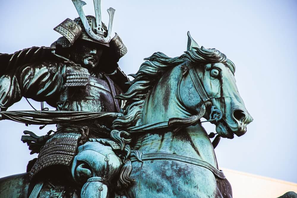 samurai-on-horse-statue